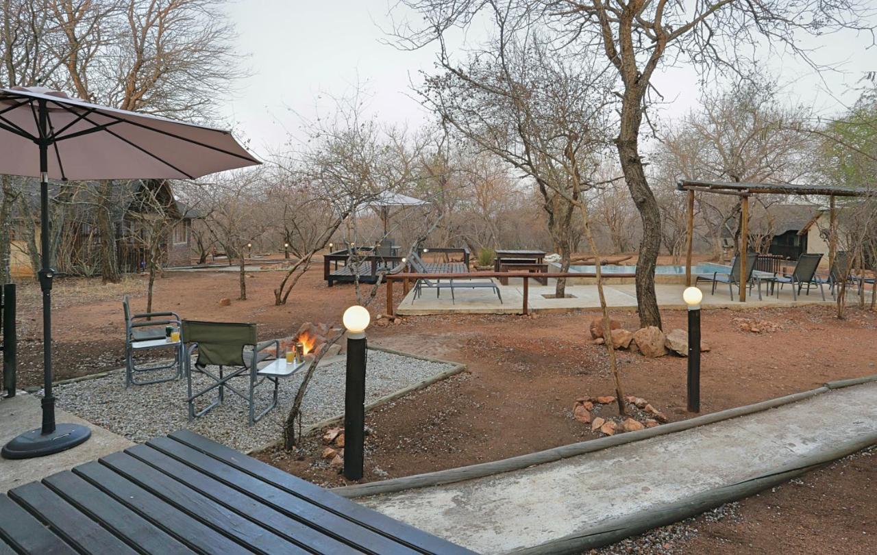 Tusk Bush Lodge Marloth Park Extérieur photo