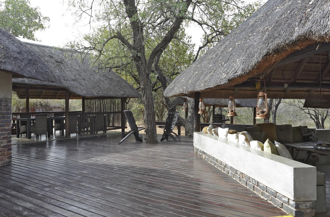 Tusk Bush Lodge Marloth Park Extérieur photo