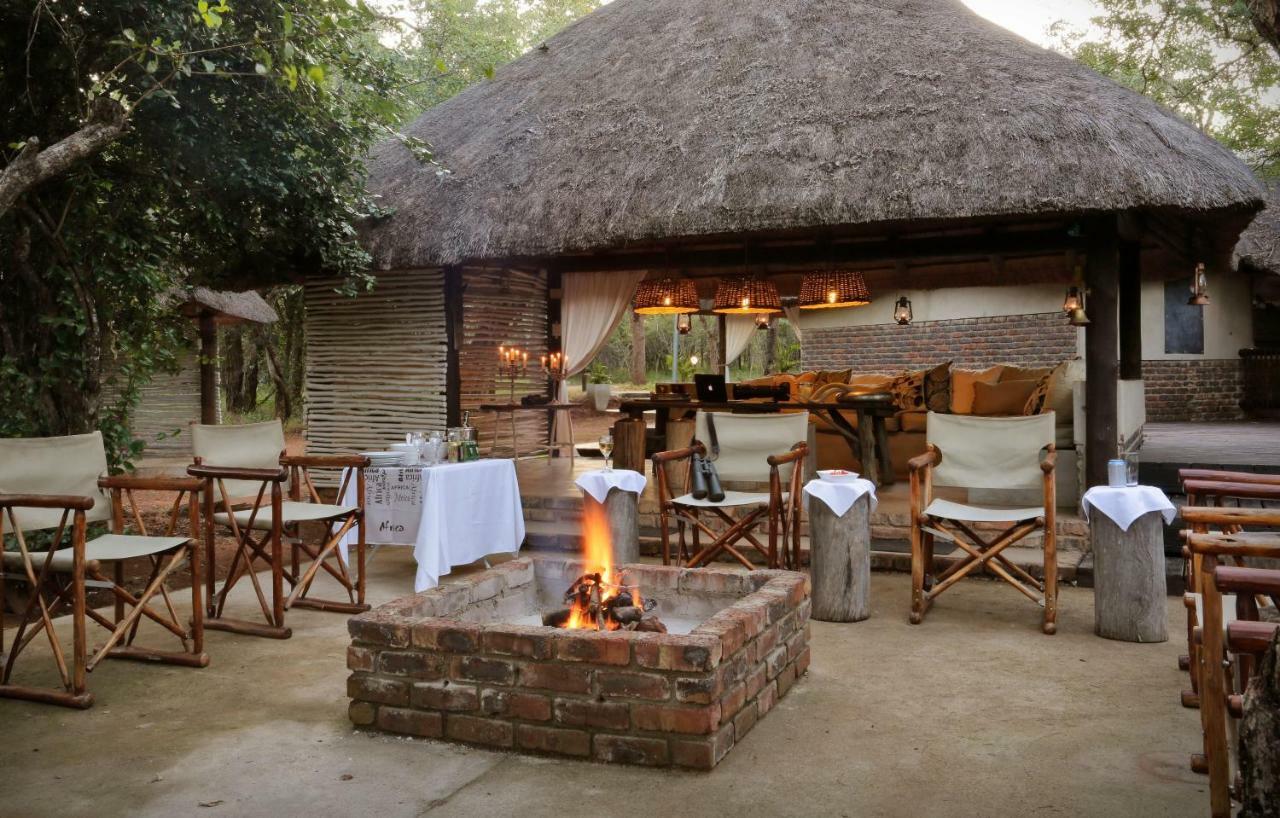 Tusk Bush Lodge Marloth Park Extérieur photo